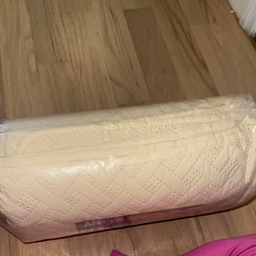 Cream Quilted Bedding Set for a Cozy Bedroom